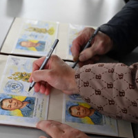 На Кременеччині погасили поштову марку з зображенням захисника