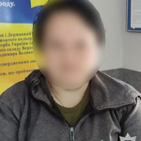 Не зупинили ні штрафи, ні заборони: мешканку Старокостянтинівщини ув'язнили за домашнє насильство