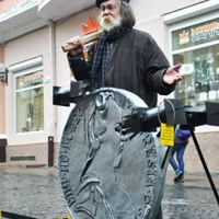 Корупціонери, стоптані черевики та свинка – що між ними спільного?