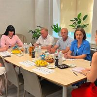 Як повернути лікарів в порожні ФАПи: рішення круглого столу для сіл Біляївської громади