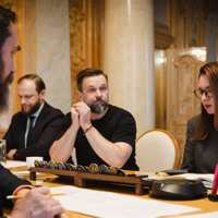 Уряд анонсував нове підвищення зарплат педагогів із вересня: скільки додадуть
