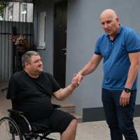 Від реабілітації до побуту: як Шосткинська РВА опікується пораненими бійцями району