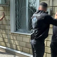 Начальника КЕВ Херсона та його підлеглого підозрюють в отриманні «відкатів» від підприємця