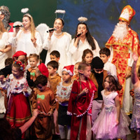 Українська школа «Софія» в Дубаї презентувала зворушливу виставу «Хлопчик на ім’я Різдво»