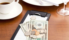 П'ять країн, де чайові — не жест ввічливості, а обов'язок. Що потрібно знати туристам