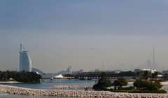 Обстріли у Дубаї та ОАЕ. Що відбувається і що робити українським туристам