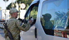 Телефон на кордоні можуть забрати і не повернути. Що потрібно знати українцям