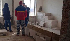 На Одещині за 73 млн гривень відновлюють будинок, уражений ракетою. Чому до цього є питання?