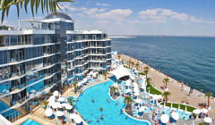 З бунгало, джакузі й баром: огляд 4 пляжних комплексів в Одесі