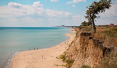 Порожні пляжі та низькі ціни. Куди до моря в Україні радять поїхати досвідчені мандрівники восени