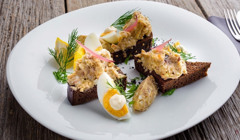 Форшмак: рецепт з оселедця з яблуком, запечений з картоплею, сардиною та по-одеськи