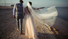 Тайські розваги, вечірка на пляжі і казан устриць: осіннє весілля на Арабатській Стрілці