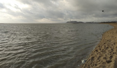 В Мариуполе Азовское море вернулось к берегу: ранее здесь оголилось дно