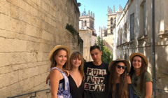 Автомобіль, вілли і пляжі без туристів: як відпочивати лакшері, коли грошей мінімум