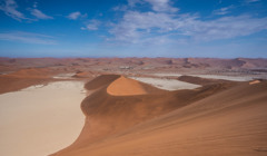 Державна – англійська і стейки з крокодила. 20 фактів про Намібію