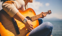 Як звучать міста на березі моря? Підбірки від Apple Music
