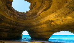 Португалия открылась для украинцев