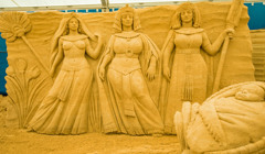 Тиждень часу на скульптуру з піску 3 на 2,5 м. Як харків’янин уже 18 років створює піщані скульптури