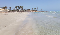 У Тунісі для невакцинованих туристів відмінили 7-денну ізоляцію