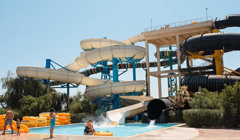 Аквапарки на берегу Азовского моря. Аттракционы, бассейны и VIP-беседки