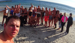 Купание в холодной воде, общение и дружеские соревнования: зачем собирается "Одесский клуб моржей"