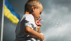 БФ “Діти Героїв” допомагає дітям, які втратили одного або обох батьків