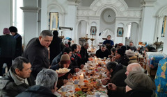 «Нас відділяє 4 кілометри від ворожих військ». Як у Бериславі на Херсонщині працює благодійна кухня