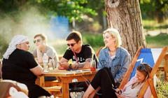 Пікнік на узбіччі війни. Де гуляють запоріжці навесні