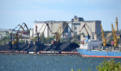 У Миколаївському порту заблоковано понад 100 суден: чи є шляхи евакуації кораблів