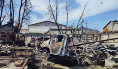 У Вільнянську розгрібають завали на трьох підприємствах, що ворог атакував бомбами