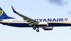 Спізнився — штраф, зайва вага — ще штраф! Ось нові правила Ryanair 2025, які розлютили пасажирів
