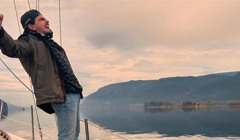 «Ненавиджу свою роботу!», — хлопець звільнився і подорожує світом з котом, коли дізнався діагноз