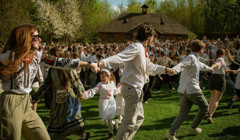 Туристка прийшла у Шевченківський гай, а наглядач запропонував їй 50 грам і усамітнитись в хаті