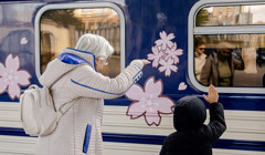 «Сакура» на коліях. Як виглядає новий поїзд Київ — Ужгород