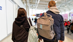 62% українців не подорожують Україною взагалі. Хто подорожує частіше і як проводять час