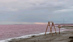 Попри холод, Лемурійське озеро досі рожеве: яскраві фото