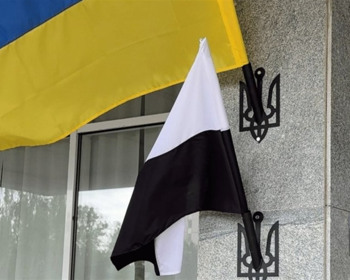 Біло-чорний "Прапор Надії": в Україні може з’явитися стяг пам’яті про полонених і зниклих безвісти