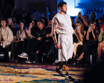 ПУМБ задає тренд на рівність на UFW: показ «Жити назустріч» спільно з Andreas Moskin*