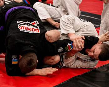 Джиу-джитсу для ветеранів: як ветерани з протезами реабілітуються через бразильський вид спорту