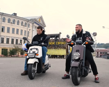 "Дипломат" і Герой України Євгеній Громадський: день без військової форми