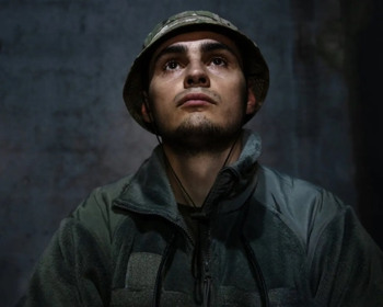 "Загинути, але не здатися": воїн, який пройшов 200 кілометрів з Азовсталі, отримав Героя України