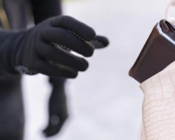 Викрав сумку військової і втік: тепер зловмиснику загрожує до 10 років за гратами