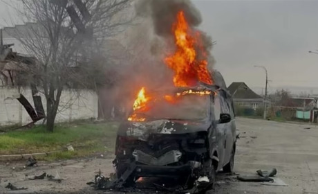 Окупанти вдарили дронами по евакуаційному авто на Херсонщині