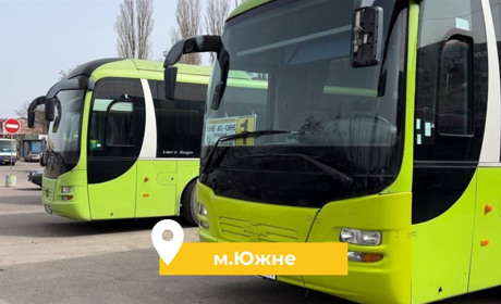 У місті Южному запрацювали соціальні автобуси: що це означає, і хто за них платить