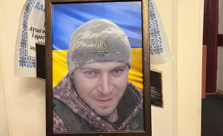 Первомайськ попрощався із захисником Сергієм Драганом