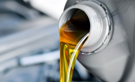 Какое масло залить в авто