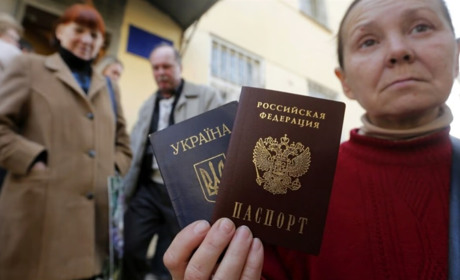 Або російський паспорт, або депортація