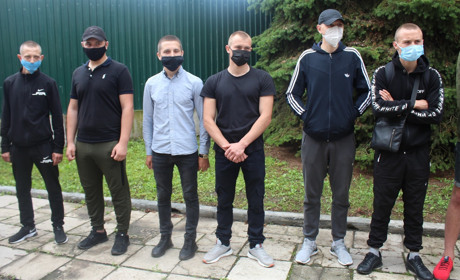 12 призовників зі Жмеринської ОТГ вирушили на строкову службу до Збройних Сил України