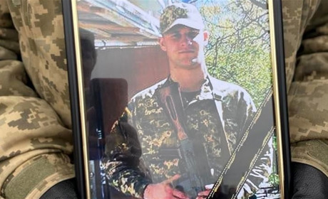 Рік тому на війні загинув корюківчанин Андрій Соловей. Побратими вшанували його пам`ять