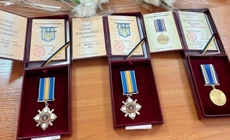 Три родини з Озера і Хиноч отримали посмертні нагороди синів-захисників